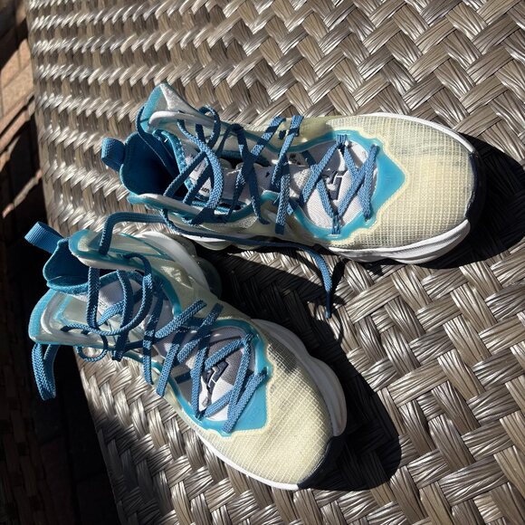 Nike LeBron 19 (White/Blue) Size 4.5Y - Picture 1 of 7